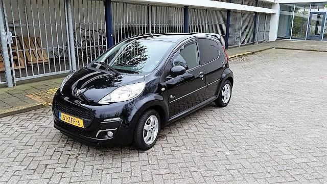 Peugeot 107 BLACK amp SILVER 1.0 12V 5DR 2012 Zwart