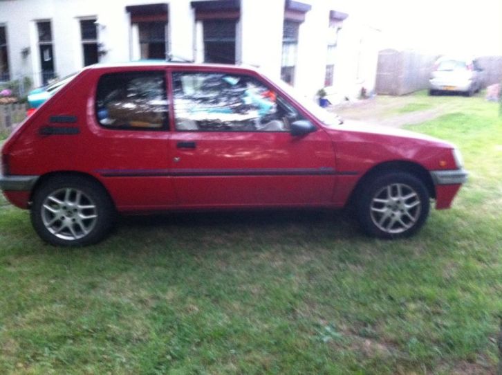 Peugeot 205 1.1 Forever E2 1994 Roodtrekhaak 