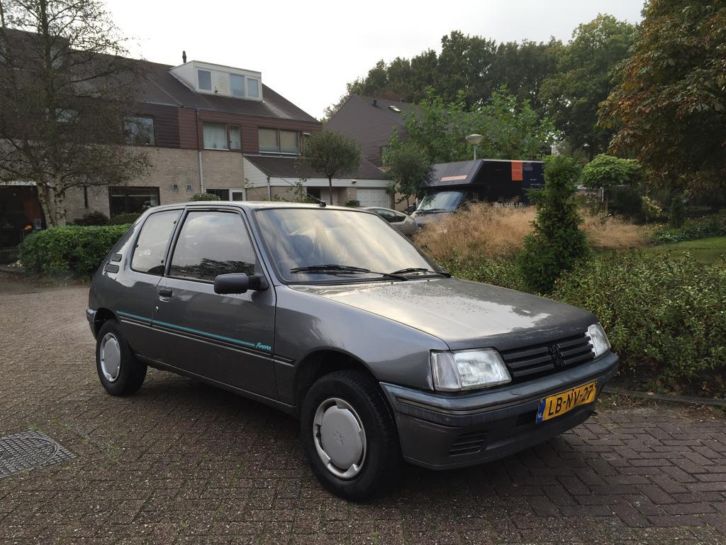 Peugeot 205 1.1 Forever Nieuwe APK