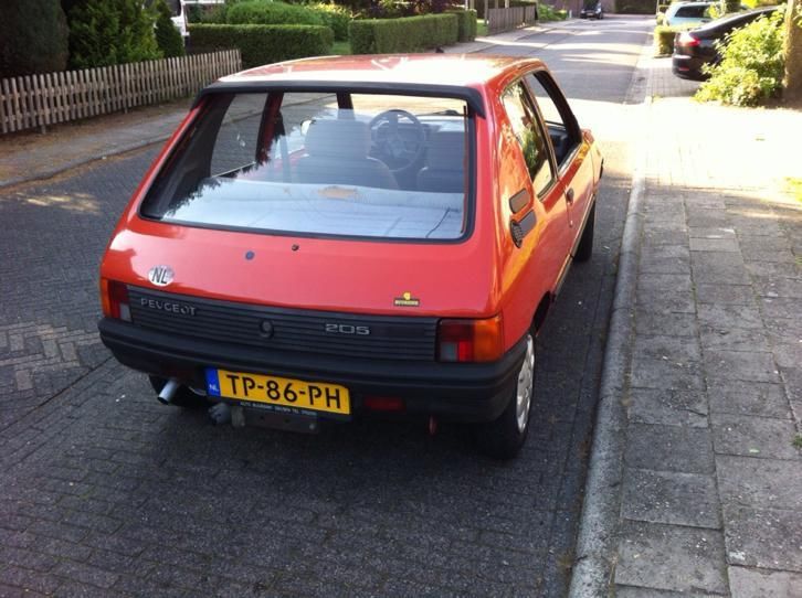 Peugeot 205 1.1 XE S6 1988 Rood