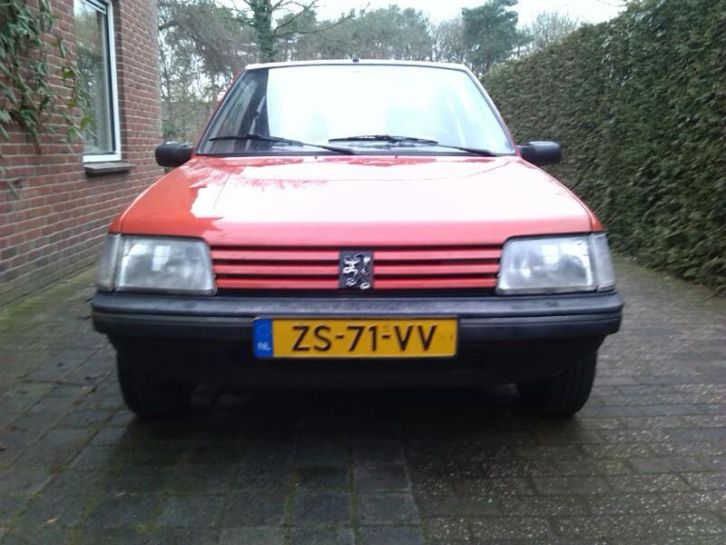 Peugeot 205 1.1 XR Plus U9 1991 Rood