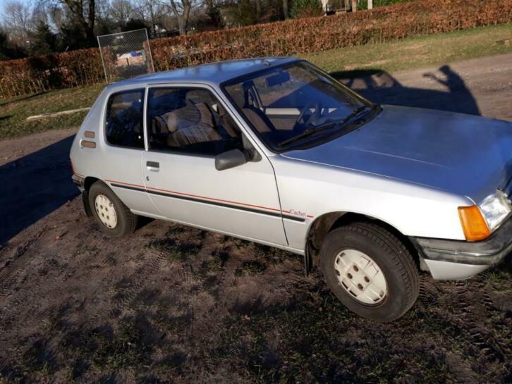 Peugeot 205 CACHET 1.4 XR bj.1987 evt inruil mogelijk APK