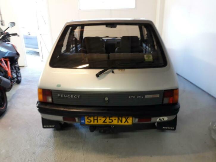 Peugeot 205 Cachet 1987 met APK bieden vanaf