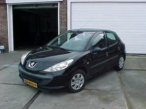 Peugeot 206 1.1 BJ2011 ZWART 5DRS AIRCO STBEKR ELRAMEN NAP