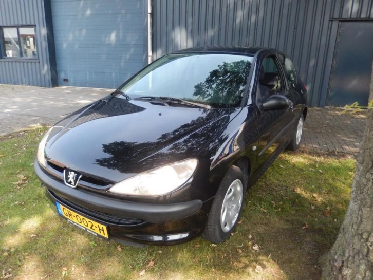 Peugeot 206 1.1 XN erg mooie peugeot met airco