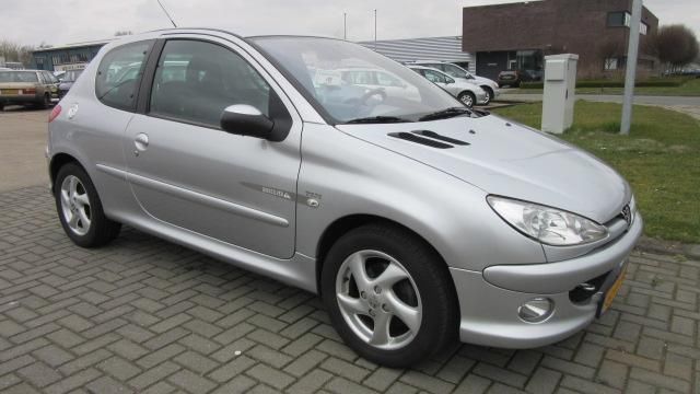 Peugeot 206 1.4-16V Quiksilver