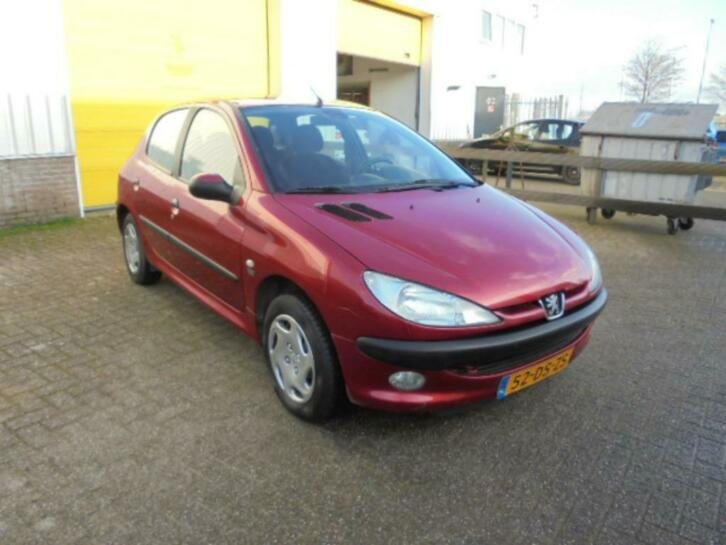 Peugeot 206 1.4 5 Deurs  Automaat  Frisse Auto  NAP