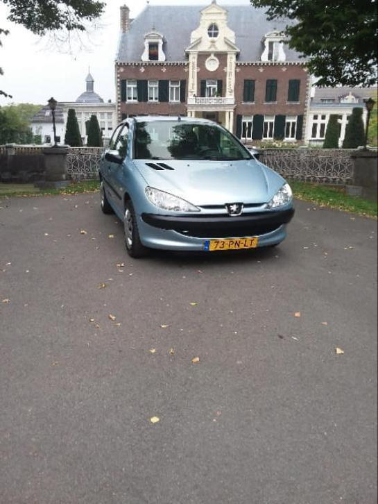 Peugeot 206 1.4 5D 2004 Grijs. MET AIRCO EN NIEUWE APK