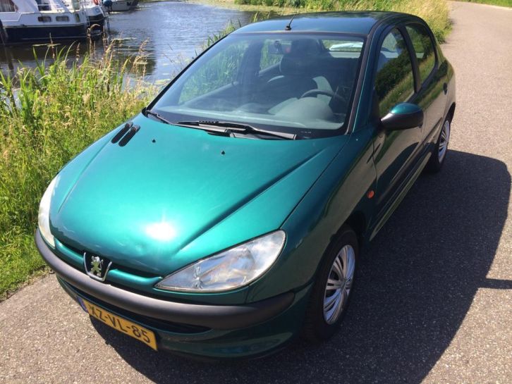 Peugeot 206 1.4 5Drs BJ1999 Groen Apk tot 02-2016 Trek-Haak