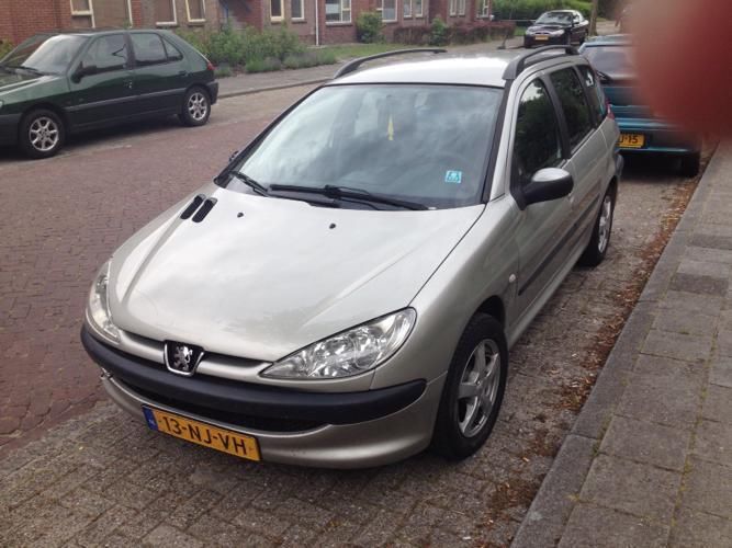 Peugeot 206 1.4 HDI SW X-line 2003 Grijs