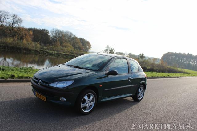 Peugeot 206 1.4 XR nette auto lmv apk 07-2015 inruil mogelijk 