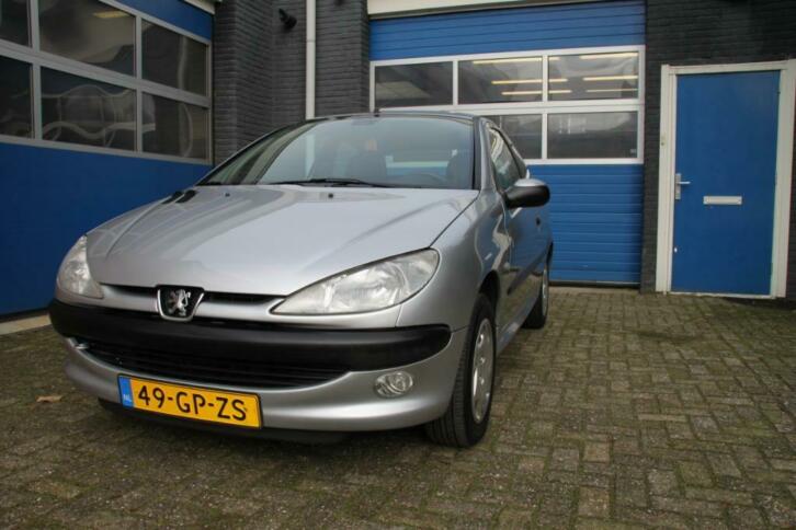 Peugeot 206 1.4 XT 3D AUT 2001 Grijs zeer netjes