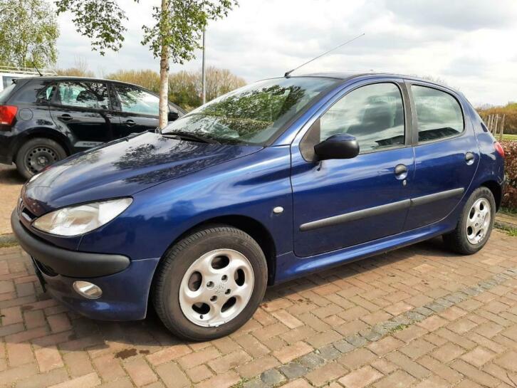 Peugeot 206 1.6 16V 5D 2000 (APK tot 22-03-2022)