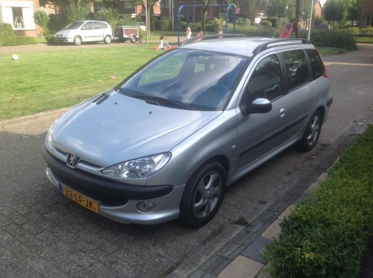 Peugeot 206 1.6 16V SW XS 2002 Grijs