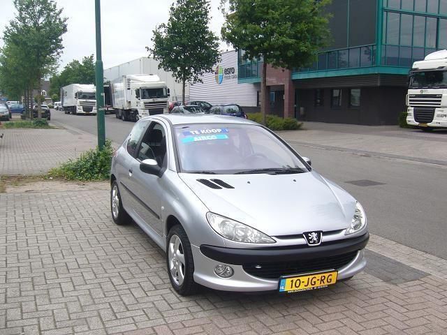 Peugeot 206 1.6 16V XS 3 DEURS VOL LEDER  NIEUWE APK