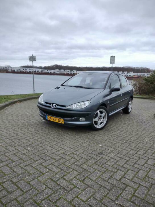 Peugeot 206 1.6 16V XT 5D 2005 Grijs