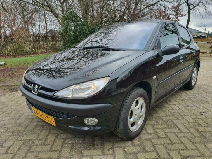 Peugeot 206 1.6 5Drs, clima, apk 15-8-2021 AUToma 2002 Zwart