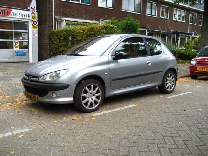 Peugeot 206 2.0-16V GTI, LEER, GER.AIRCO. I.Z.G.ST.