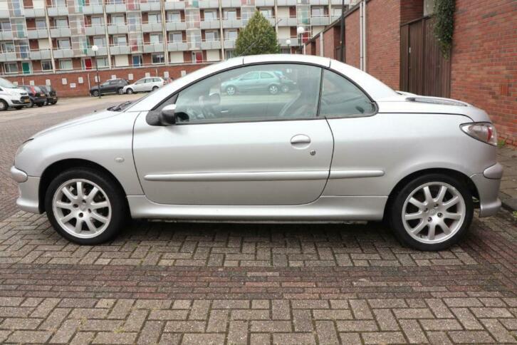 Peugeot 206 CC 2.0 16V 2002 Grijs Leder Airco