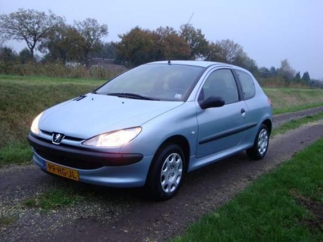 Peugeot 206 Xs 1.4 3drs,Apk-11-11-2015 (bj 2001)