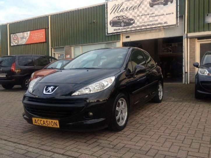 Peugeot 207 1.4 16v xs limited (bj 2006)