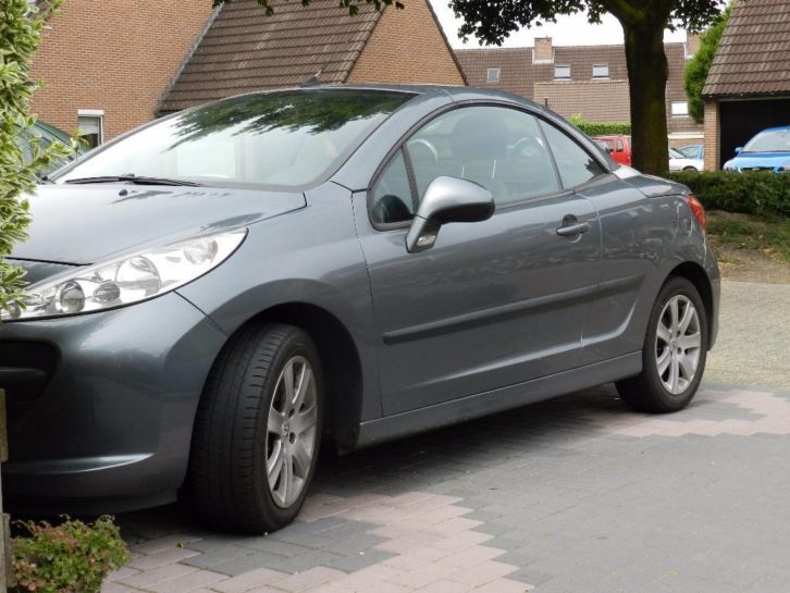 Peugeot 207 1.6 VTI CC 88KW 2008 Grijs