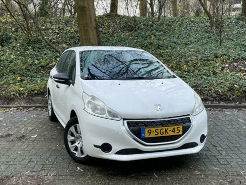 Peugeot 208 1.0 VTI 50KW68PK 2013 Wit met onderhoud