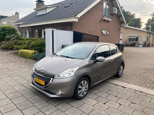 Peugeot 208 1.2 VTI  2012  LEER  Parkeersensoren  Scherm