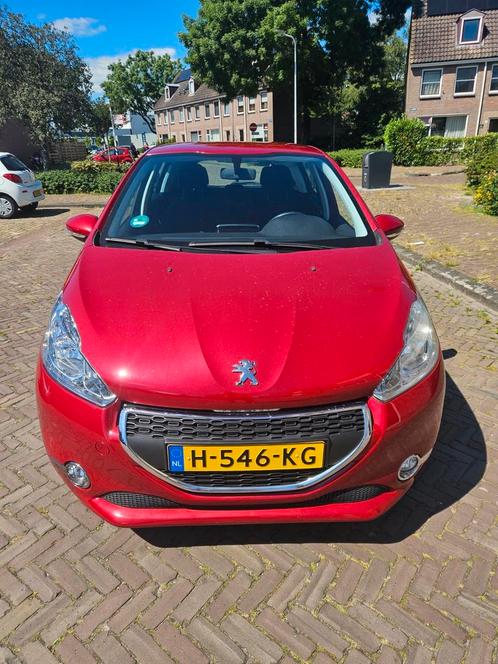 Peugeot 208 1.2 VTI 60KW 5-D 2-TR 2014 Rood