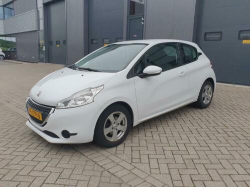 Peugeot 208 1.2 VTI 60KW82PK 3-D 2012 Wit nwe APK airco