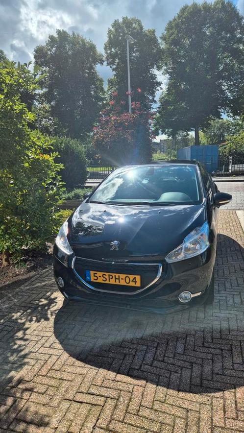 Peugeot 208 1.2 VTI 60KW82PK 5-D 2013 Zwart