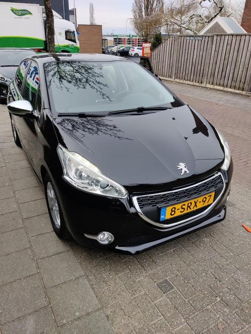 Peugeot 208 1.2 VTI 60KW82PK 5-D 2013 Zwart