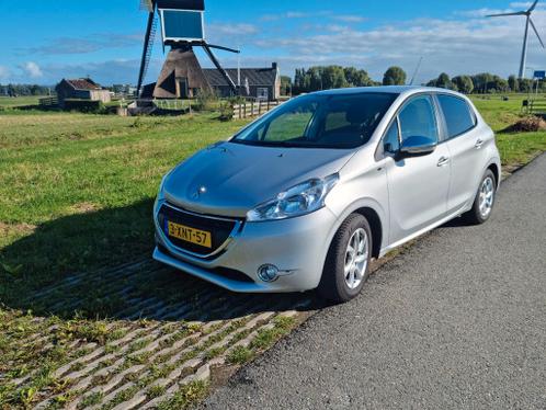 Peugeot 208 1.2 VTI 60KW82PK 5-D 2014 l o.a. Airco amp Navi