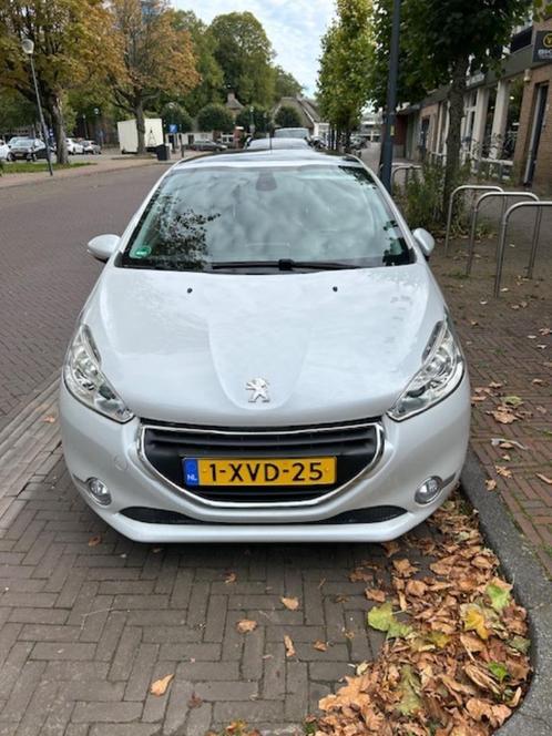 Peugeot 208 1.2 VTI 60KW82PK 5-D 2014 Wit