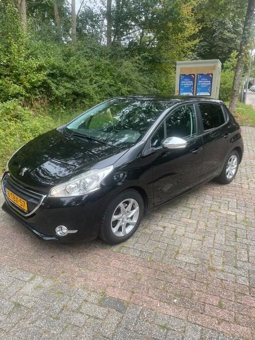 Peugeot 208 1.2 VTI 60KW82PK 5-D 2014 Zwart