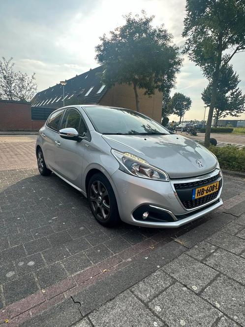 Peugeot 208 1.2 VTI 60KW82PK 5-D 2015 Grijs