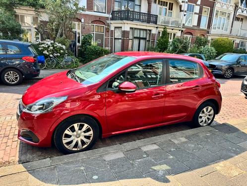 Peugeot 208 1.2 VTI 60KW82PK 5-D 2016 Rood