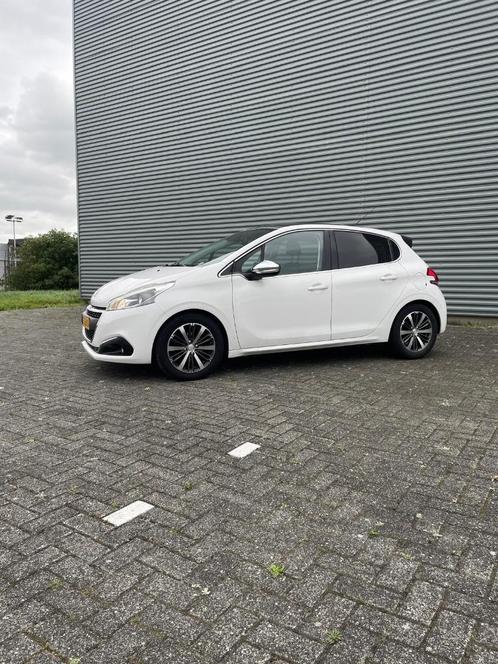 Peugeot 208 1.2 VTI 60KW82PK 5-D 2018 Wit