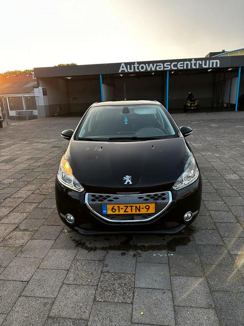 Peugeot 208 1.4 E-hdi 50KW68PK 2-TR 5-D 2013 Zwart