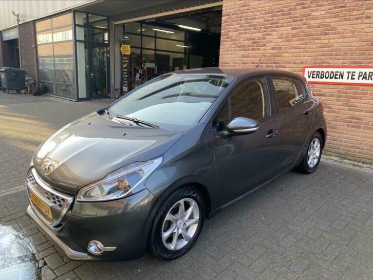 Peugeot 208 1.4 E-hdi AUTOMAAT LED 2013