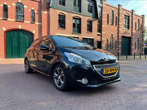 Peugeot 208 1.4 VTI 70KW95PK 2012 nieuwe APK  grote beurt