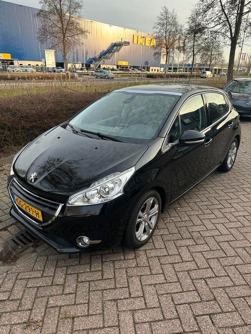 Peugeot 208 1.6 HDI 73KW  5-D 2015 Zwart