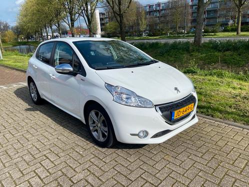 Peugeot 208 2013 Wit,Nav,Airco,Alu velg,El.spiegels en ramen