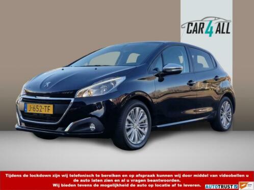 Peugeot 208 Style 1.2  Airco  Navigatie  8189 KM