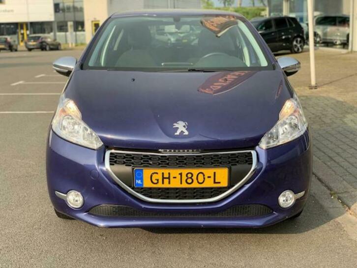 Peugeot 208 Style 1.2 PureTech 5D Dealeronderhouden