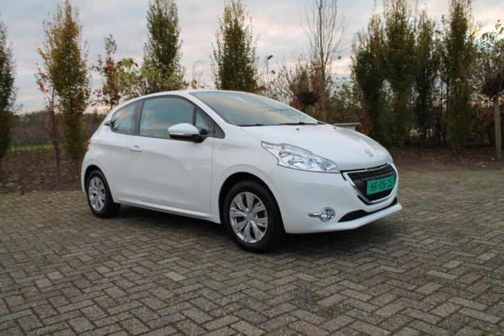 Peugeot 208 Vti active 2013 touchscreen