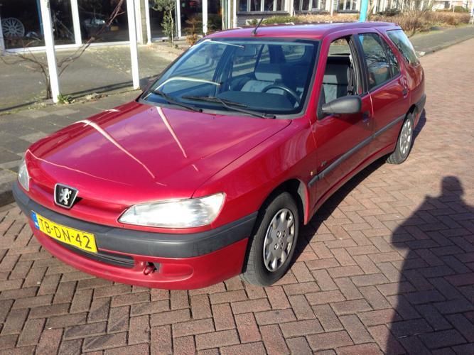 Peugeot 306 1.9 XND Break 1998 Rood