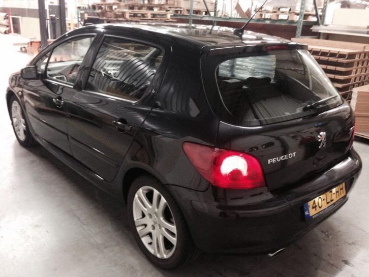 Peugeot 307 1.6 16V 5DR 2003 Zwart nieuwe .p.k