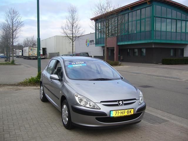 Peugeot 307 1.6 16V XR 5 DEURS  NIEUWE APK (bj 2001)