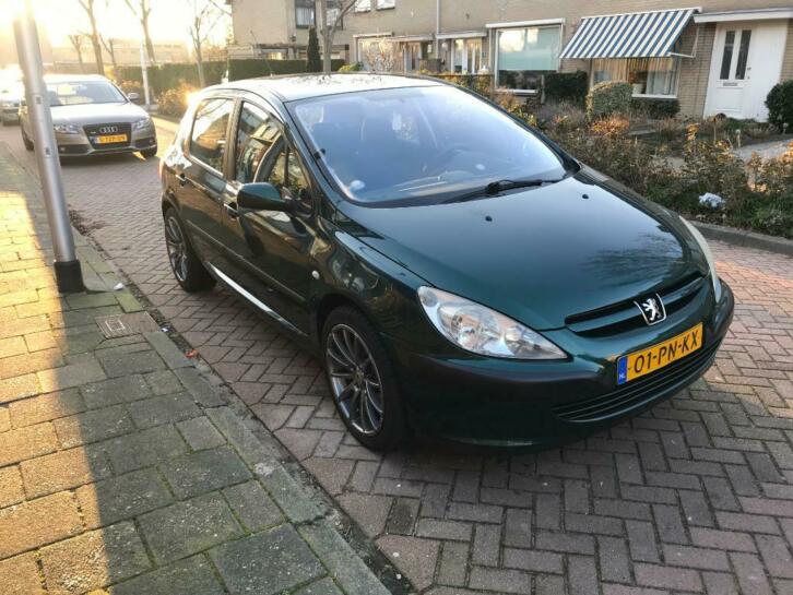 Peugeot 307 1.6 16V XR 5DR 2004 Groen